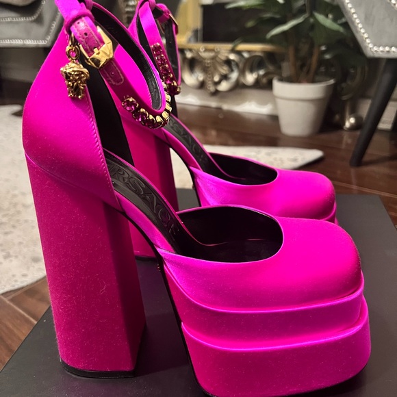 Versace Medusa Aevitas platform pump 35.5 - Picture 10 of 11